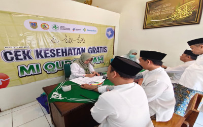 Cek Kesehatan Gratis MI Qudsiyyah Kolaborasi dengan Puskesmas Purwosari